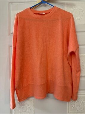 Light sweater by zenana size medium, peach color. Super soft